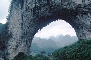 Arco da montanha, China